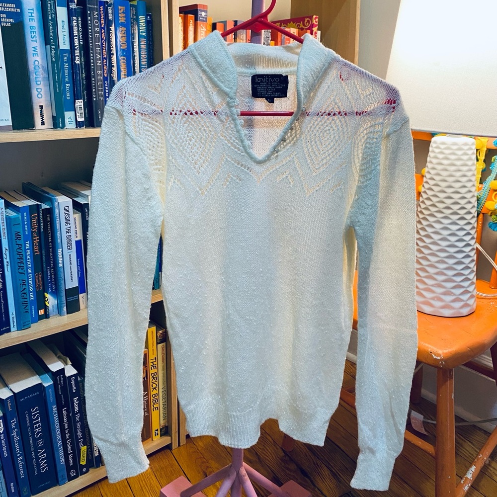 Pretty vintage knit sweater